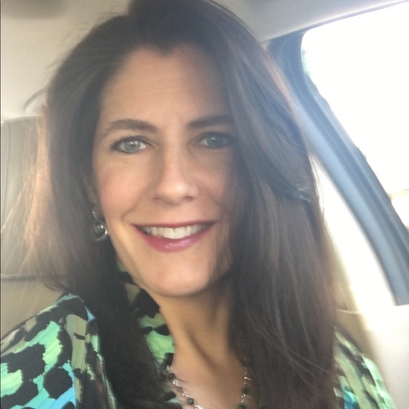 Meet your Posher, Cindy - Picture 1 of 1